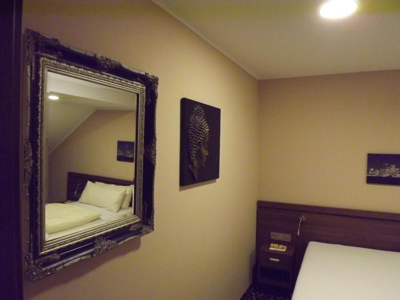 Hotel Zum Weissen Ochsen Аален Екстериор снимка
