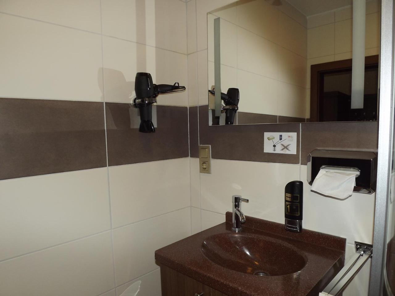 Hotel Zum Weissen Ochsen Аален Екстериор снимка