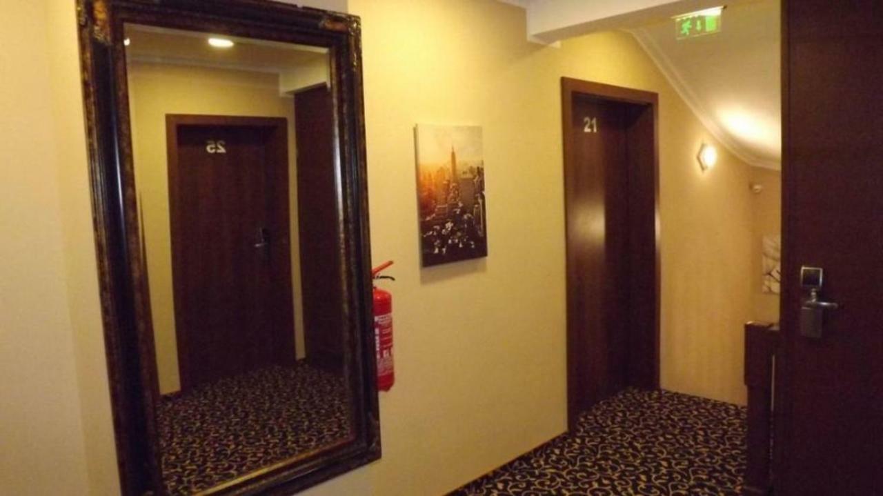 Hotel Zum Weissen Ochsen Аален Екстериор снимка